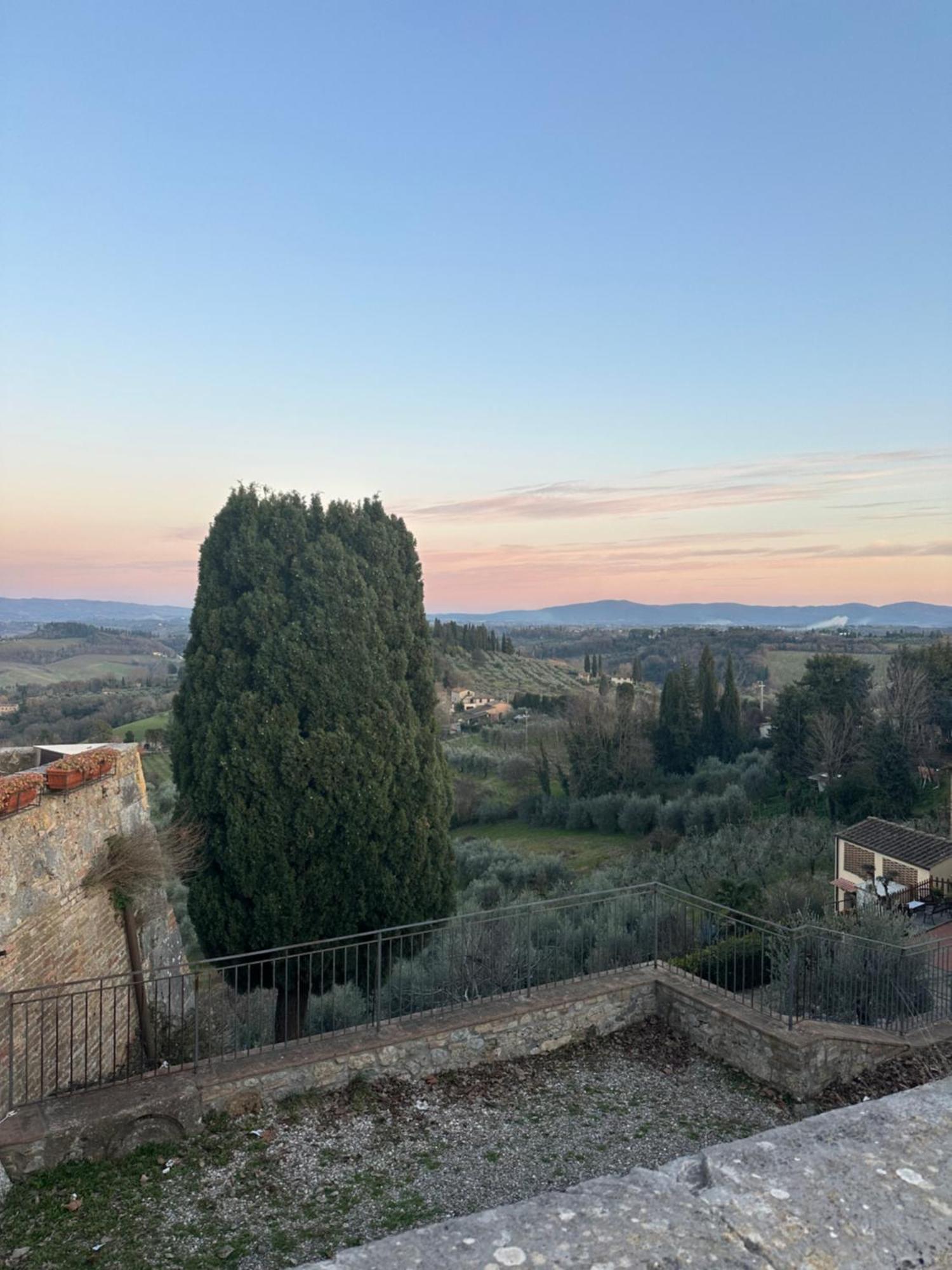 Apartamento Lo Scrigno Dei Sogni San Gimignano Exterior foto